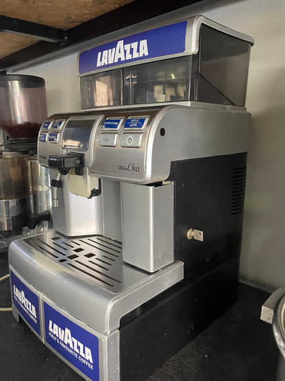 LAVAZZA TAM OTOMATİK KAHVE MAKİNESİ